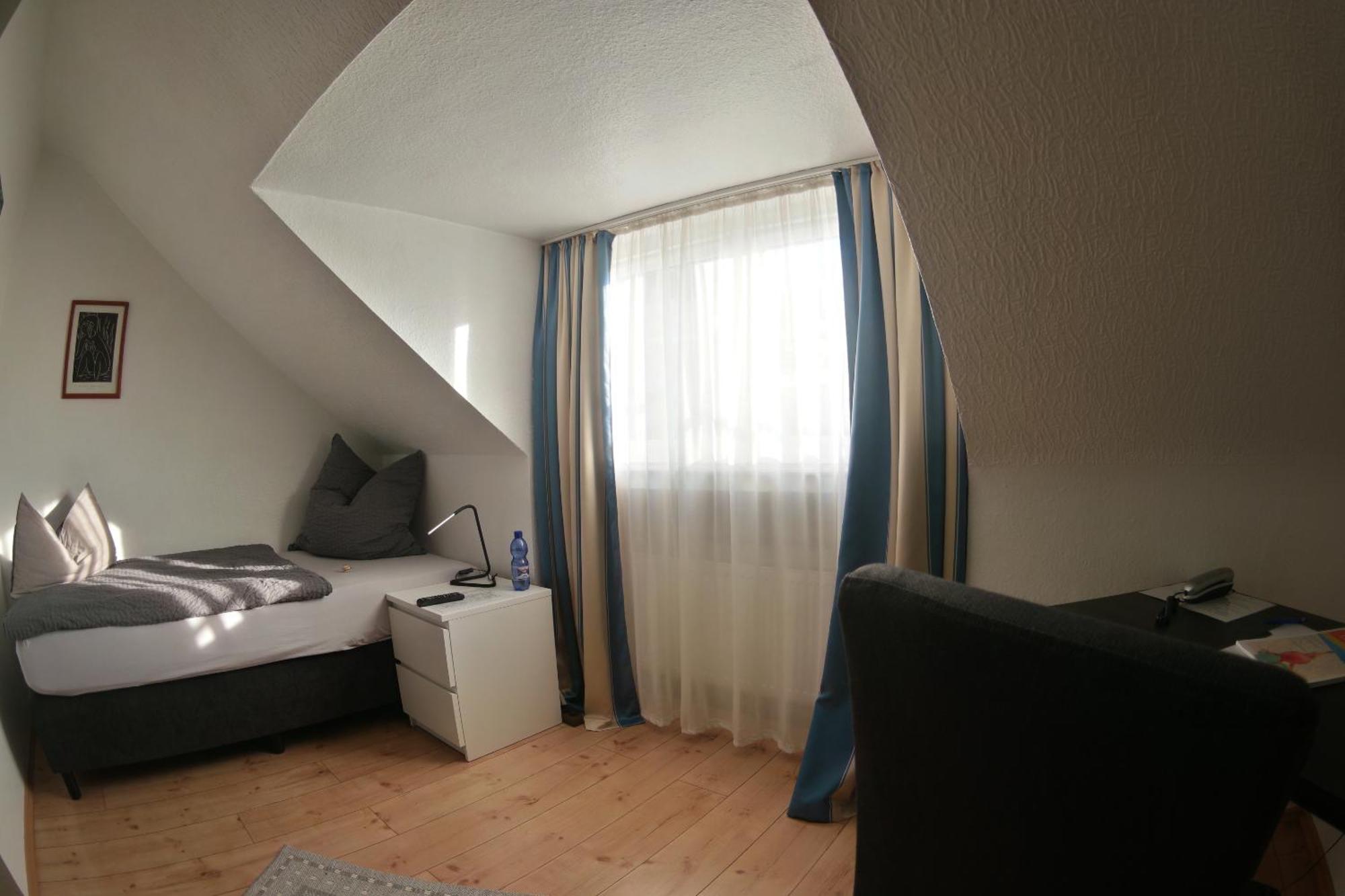 Hotel Merlin Garni Кёльн Номер фото