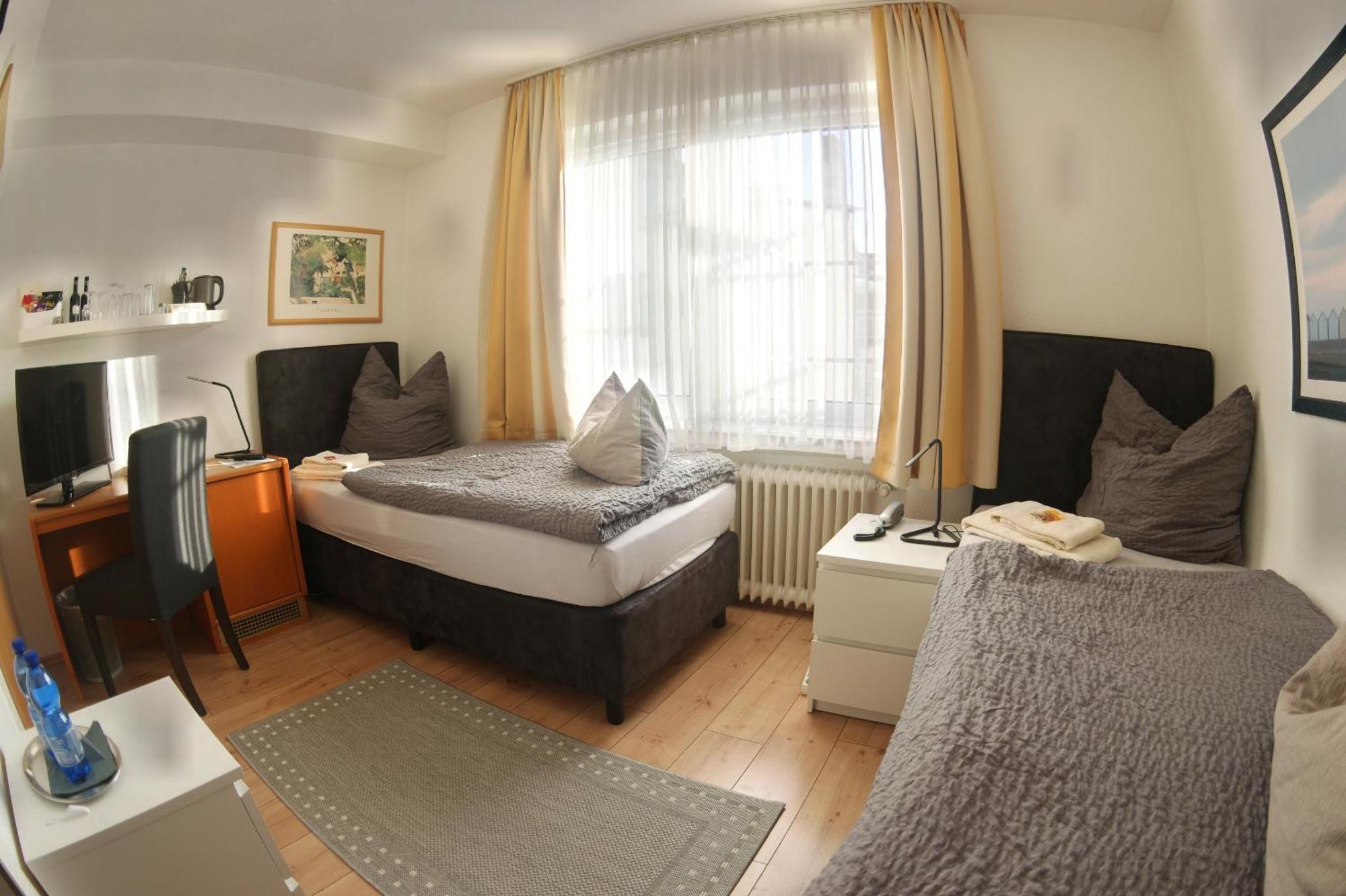 Hotel Merlin Garni Кёльн Номер фото