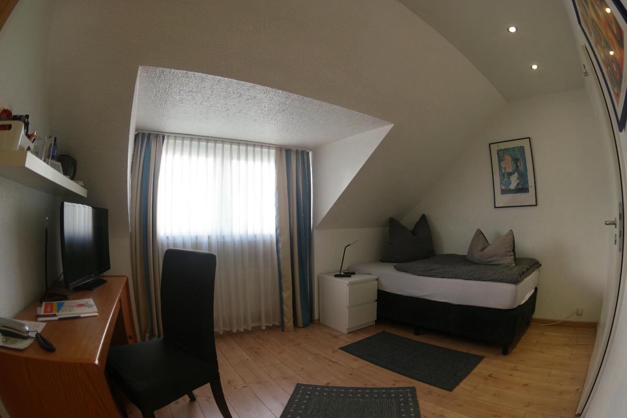 Hotel Merlin Garni Кёльн Номер фото
