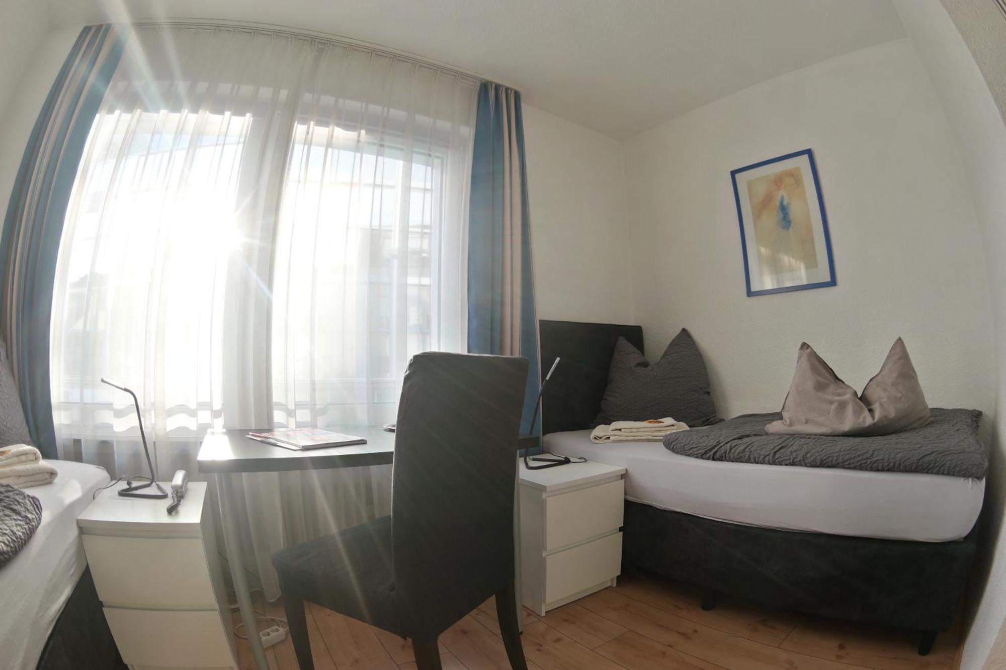 Hotel Merlin Garni Кёльн Номер фото