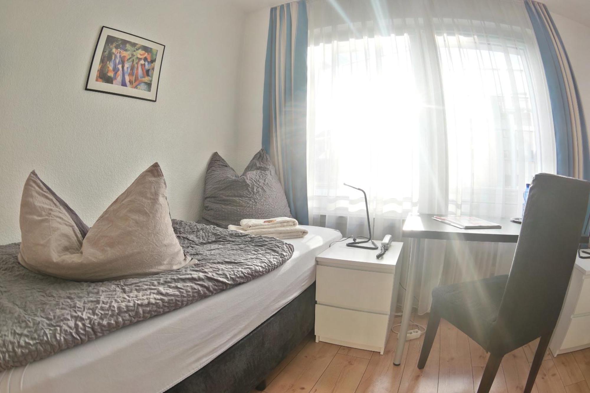 Hotel Merlin Garni Кёльн Номер фото