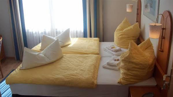 Hotel Merlin Garni Кёльн Экстерьер фото