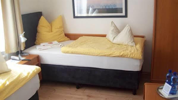 Hotel Merlin Garni Кёльн Экстерьер фото